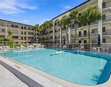 2525 W Bay Drive - Photo Thumbnail 4