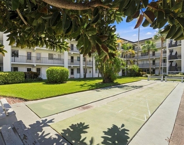 2525 W Bay Drive - Photo Thumbnail 5