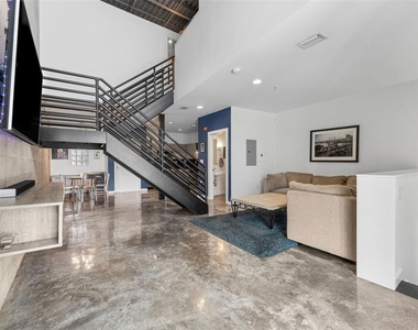 5008 S Macdill Avenue - Photo Thumbnail 2