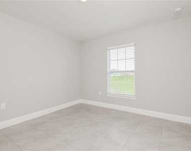 522 Bristol Circle - Photo Thumbnail 8