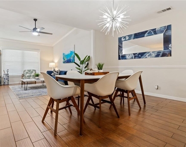 6914 N Lynn Avenue - Photo Thumbnail 10