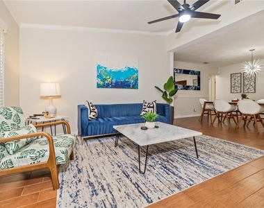 6914 N Lynn Avenue - Photo Thumbnail 5