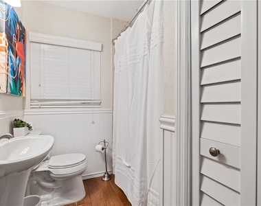 6914 N Lynn Avenue - Photo Thumbnail 16