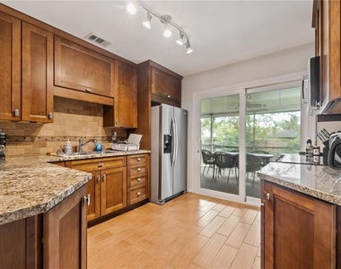 6914 N Lynn Avenue - Photo Thumbnail 12