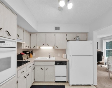 2261 Swedish Drive - Photo Thumbnail 10