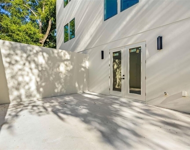 412 W Amelia Avenue - Photo Thumbnail 28