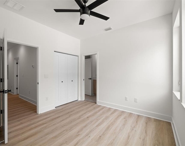 412 W Amelia Avenue - Photo Thumbnail 20