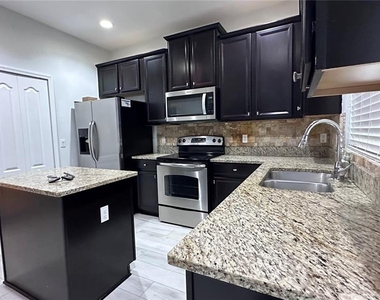 552 Juniper Springs Drive - Photo Thumbnail 6