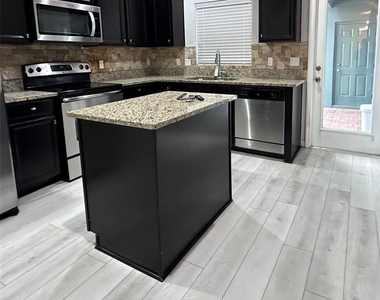 552 Juniper Springs Drive - Photo Thumbnail 7