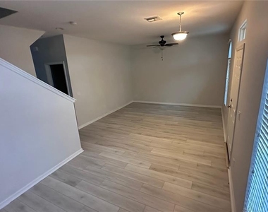552 Juniper Springs Drive - Photo Thumbnail 4
