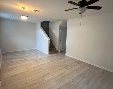 552 Juniper Springs Drive - Photo Thumbnail 5