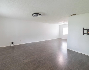 603 Angelica Place - Photo Thumbnail 15