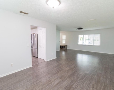 603 Angelica Place - Photo Thumbnail 6