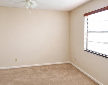 4933 91st Avenue N - Photo Thumbnail 12