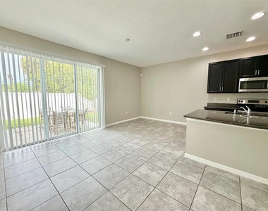 7123 Summer Holly Place - Photo Thumbnail 12