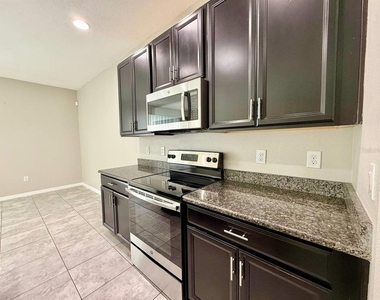 7123 Summer Holly Place - Photo Thumbnail 4