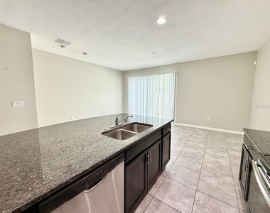 7123 Summer Holly Place - Photo Thumbnail 6