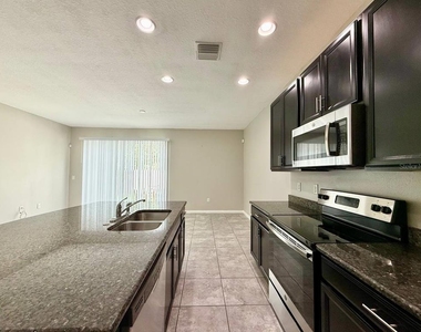 7123 Summer Holly Place - Photo Thumbnail 5