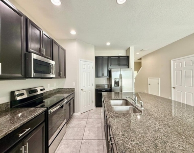 7123 Summer Holly Place - Photo Thumbnail 7