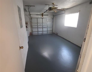 831 Sw 49th Terrace - Photo Thumbnail 21