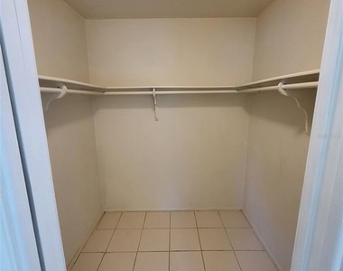 831 Sw 49th Terrace - Photo Thumbnail 16