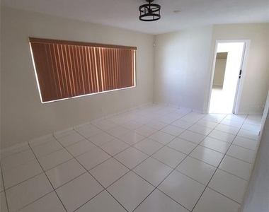 831 Sw 49th Terrace - Photo Thumbnail 11