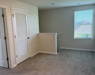 2907 Rock Sound Street - Photo Thumbnail 27
