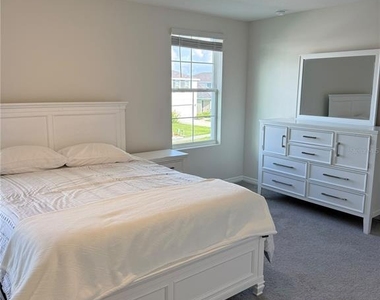 2907 Rock Sound Street - Photo Thumbnail 33