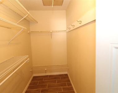 2201 Holkham Place - Photo Thumbnail 15