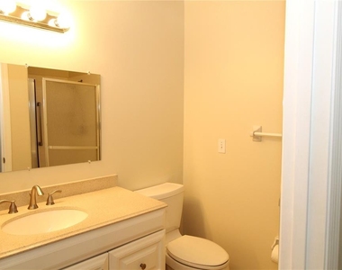 2201 Holkham Place - Photo Thumbnail 16