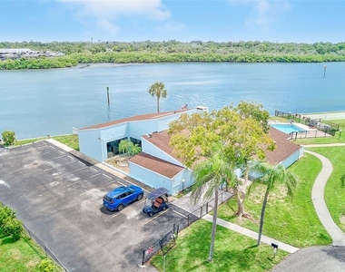 1 Windrush Boulevard - Photo Thumbnail 29