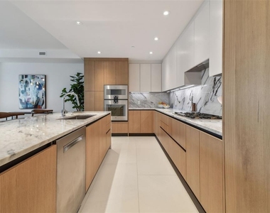 1020 Sunset Point Road - Photo Thumbnail 28