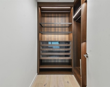 1020 Sunset Point Road - Photo Thumbnail 7