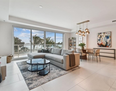 1020 Sunset Point Road - Photo Thumbnail 42