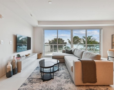 1020 Sunset Point Road - Photo Thumbnail 43