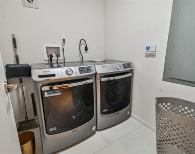 1020 Sunset Point Road - Photo Thumbnail 23