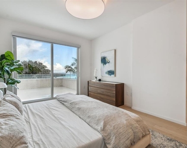 1020 Sunset Point Road - Photo Thumbnail 6