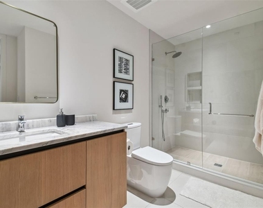 1020 Sunset Point Road - Photo Thumbnail 12