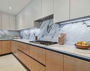 1020 Sunset Point Road - Photo Thumbnail 31