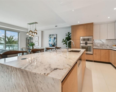 1020 Sunset Point Road - Photo Thumbnail 30