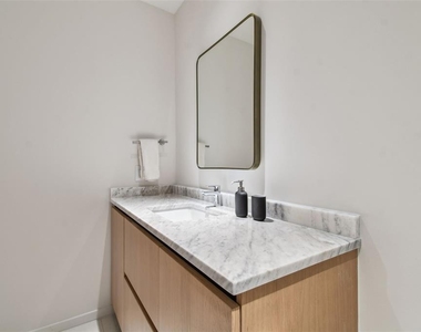 1020 Sunset Point Road - Photo Thumbnail 14