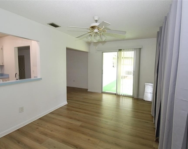 707 Huxley Place - Photo Thumbnail 9