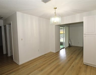 707 Huxley Place - Photo Thumbnail 3