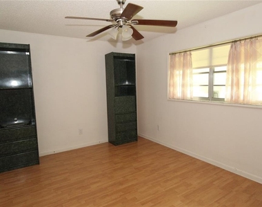 707 Huxley Place - Photo Thumbnail 14