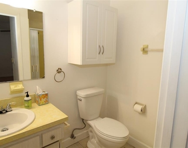 707 Huxley Place - Photo Thumbnail 12