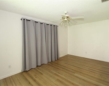 707 Huxley Place - Photo Thumbnail 8