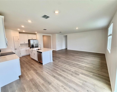 5013 Kaia Avenue - Photo Thumbnail 18