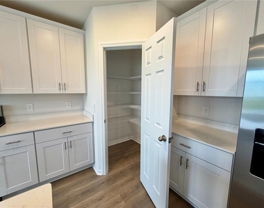 5013 Kaia Avenue - Photo Thumbnail 16