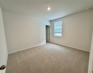 5013 Kaia Avenue - Photo Thumbnail 8