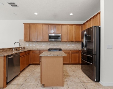 6310 Golden Dewdrop Trail - Photo Thumbnail 10